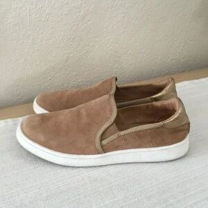 UGG Cas Slip On Shoe (Chestnut) size 6.5